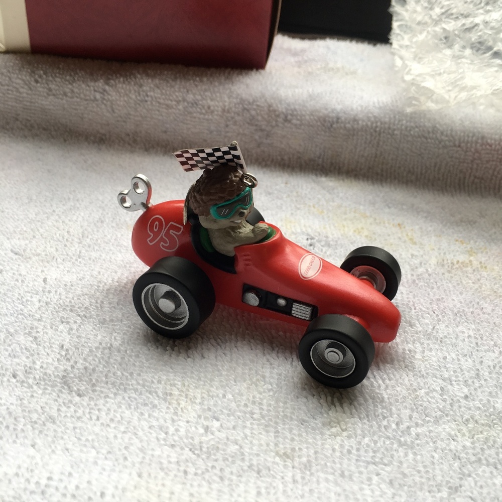 Hallmark Keepsake Ornament - Acorn 500 - 1995